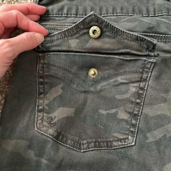 Kut from the Kloth Ankle Skinny Camo Pants - Picture 8 of 9